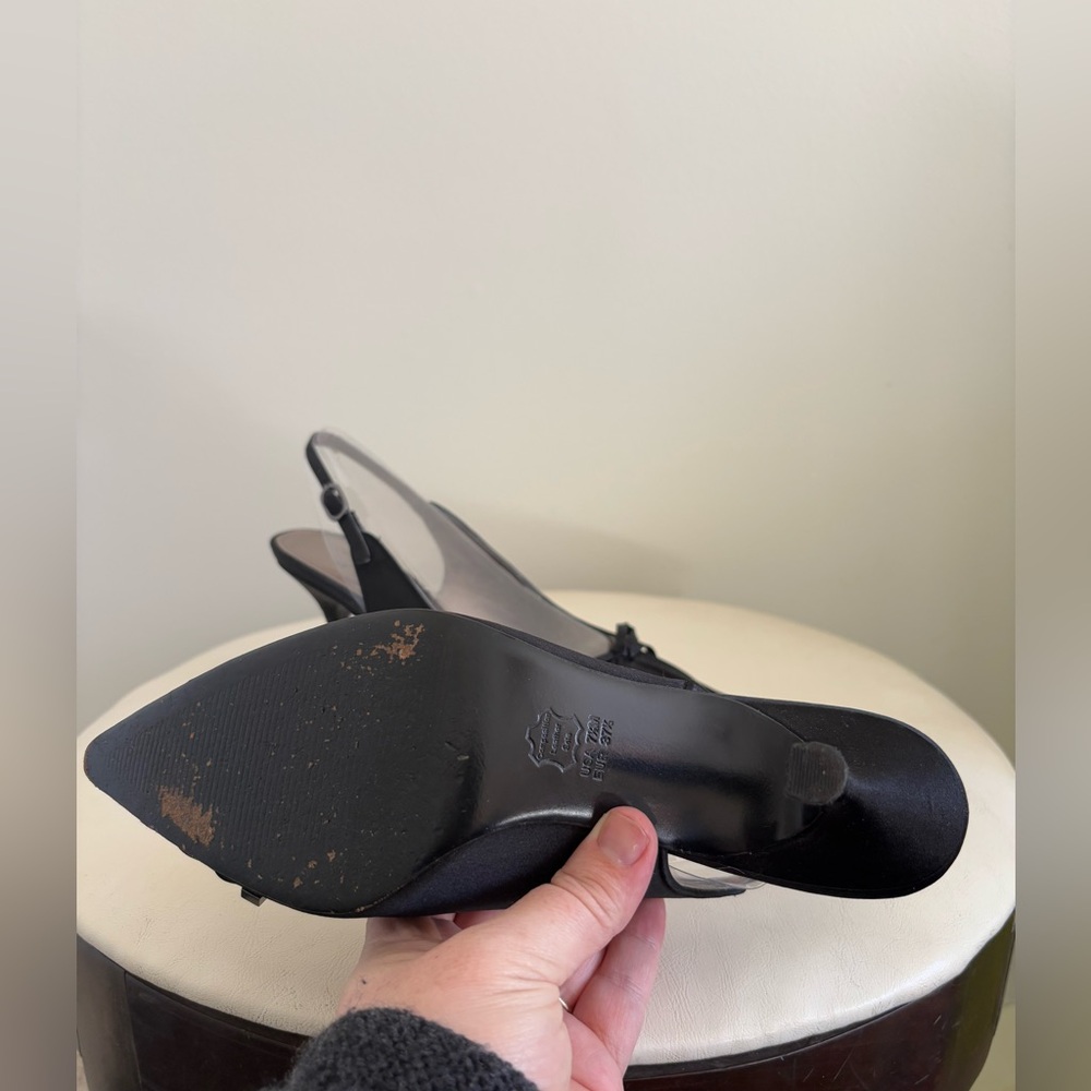 Classy Nina black kitten heel bow 7.5 - Picture 3 of 3